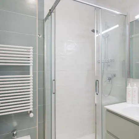 Glicine By Wonderful Italy *